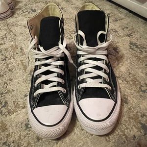 Black and white converse size 9.5 women